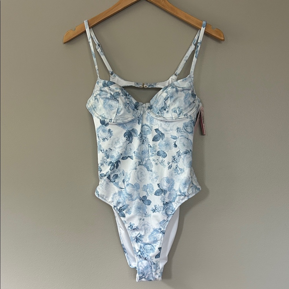 Victoria’s Secret Essential Wicked One Piece Swimsuit Size M Rose Toile